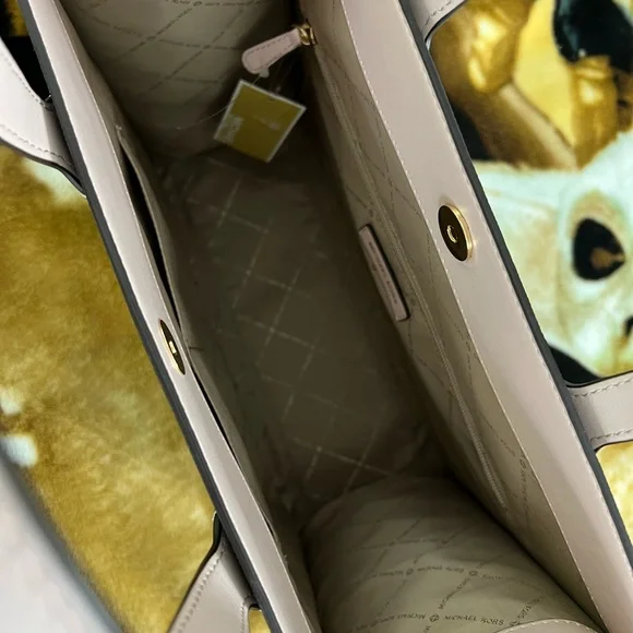 Michael Kors | Bags | Michael Kors Tote Only Used Twice  display picture 2